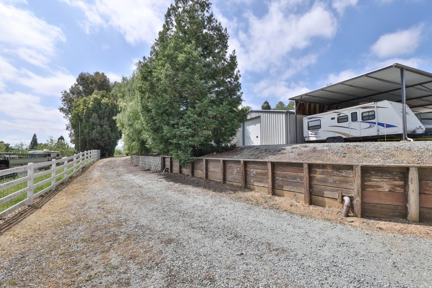 Detail Gallery Image 57 of 67 For 2017 Gypsy Ave, San Martin,  CA 95046 - 4 Beds | 2/1 Baths