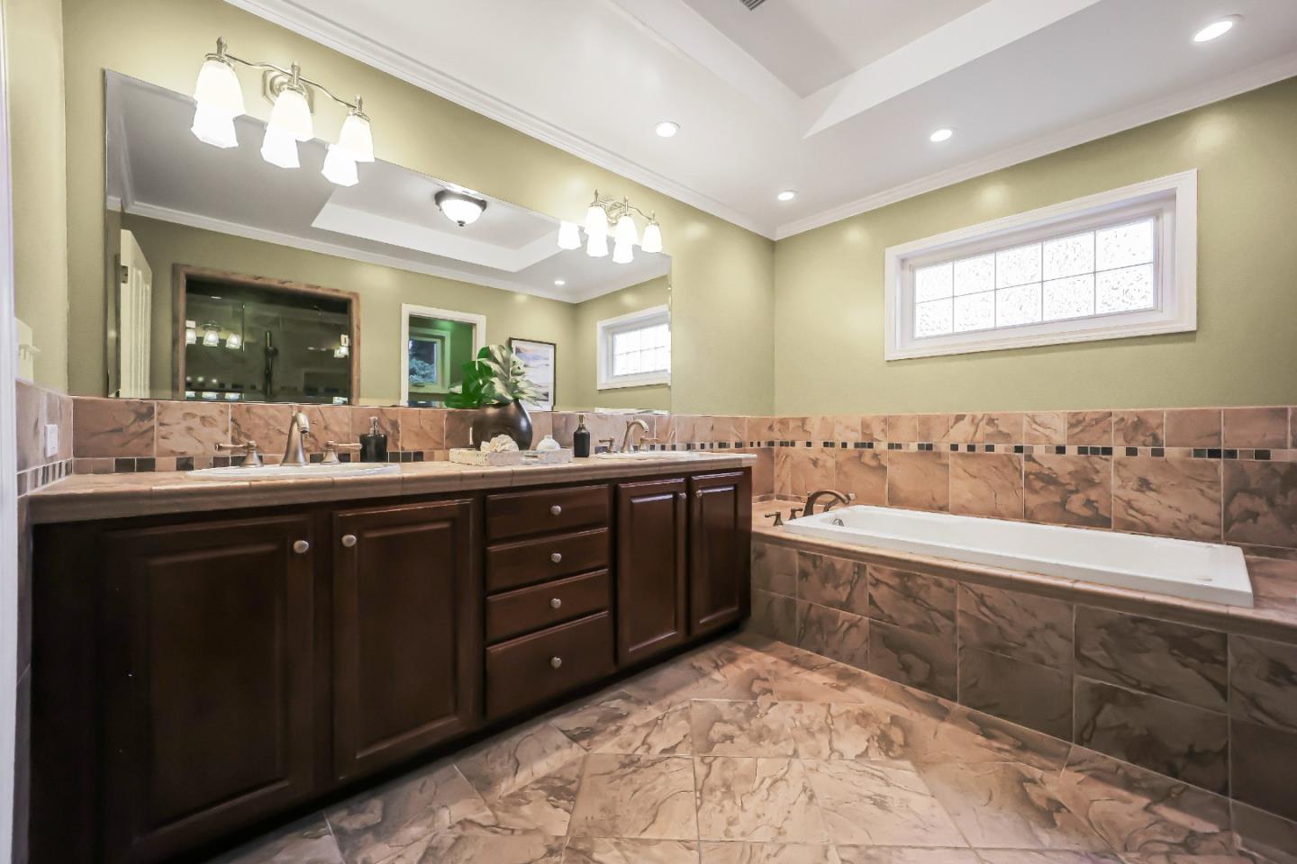 Detail Gallery Image 70 of 100 For 1129 Johnson St, Redwood City,  CA 94061 - 3 Beds | 3 Baths