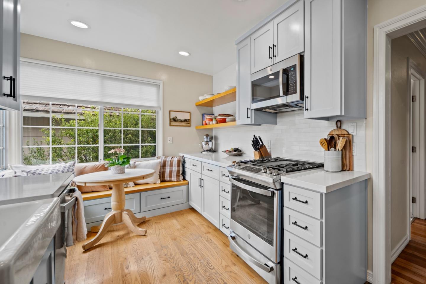 Detail Gallery Image 9 of 27 For 0 5th Avenue 3 Se of Perry Newberry Ave, Carmel,  CA 93921 - 3 Beds | 2 Baths