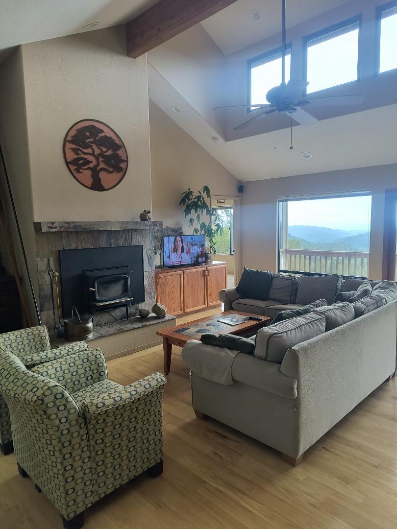 Detail Gallery Image 10 of 38 For 1380 Amaya Ridge Rd, Soquel,  CA 95073 - 3 Beds | 2/1 Baths