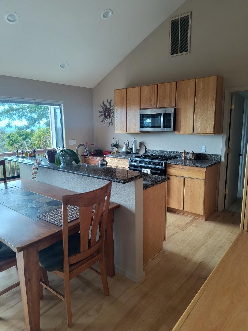 Detail Gallery Image 14 of 38 For 1380 Amaya Ridge Rd, Soquel,  CA 95073 - 3 Beds | 2/1 Baths