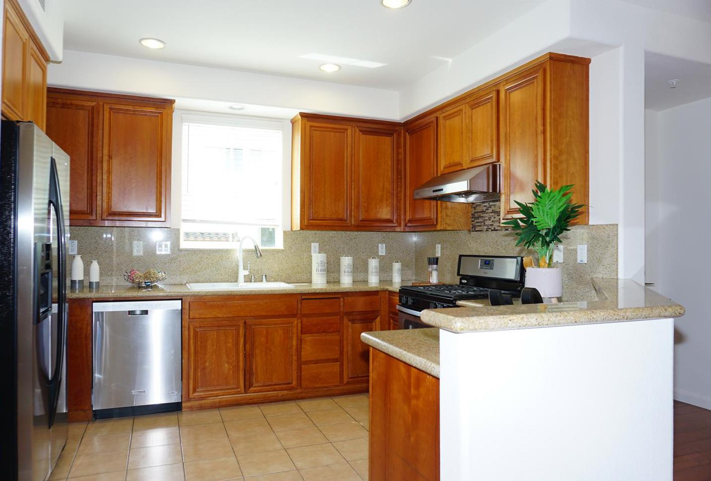 Detail Gallery Image 2 of 35 For 776 Hammond Way, Milpitas,  CA 95035 - 3 Beds | 2 Baths