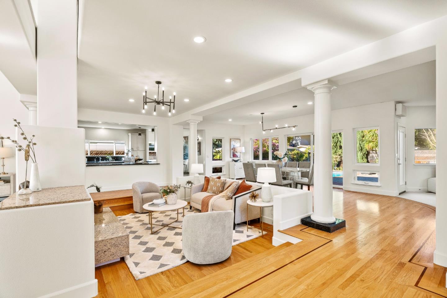 Detail Gallery Image 11 of 81 For 325 E Oakwood Blvd, Redwood City,  CA 94061 - 4 Beds | 3/1 Baths