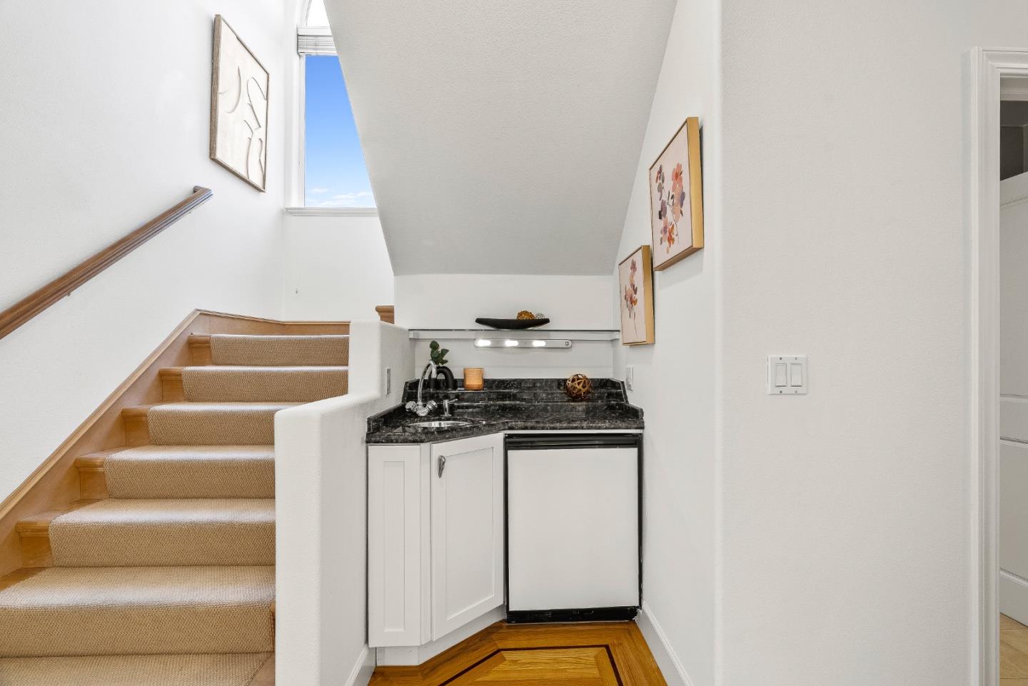 Detail Gallery Image 12 of 81 For 325 E Oakwood Blvd, Redwood City,  CA 94061 - 4 Beds | 3/1 Baths