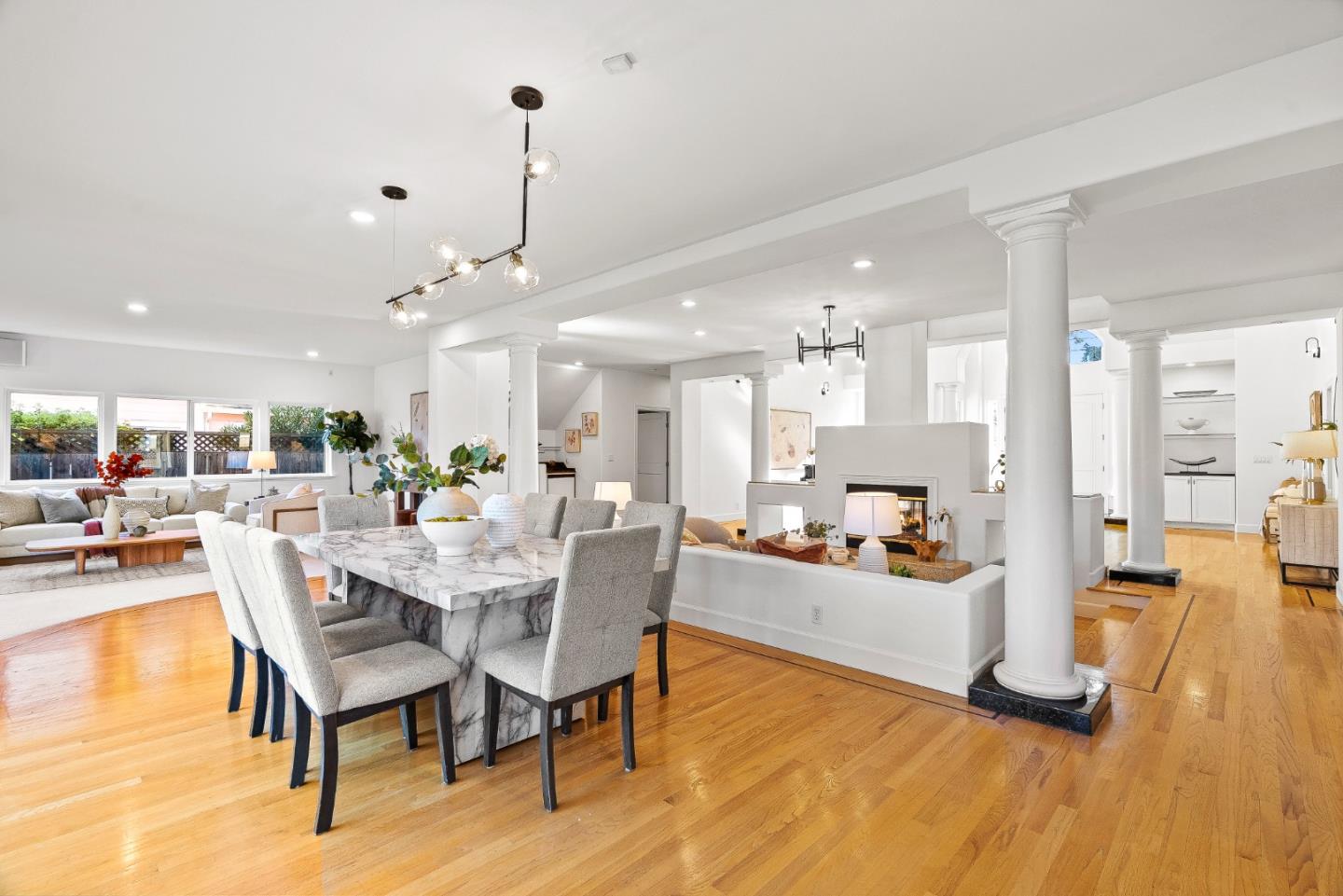 Detail Gallery Image 16 of 81 For 325 E Oakwood Blvd, Redwood City,  CA 94061 - 4 Beds | 3/1 Baths