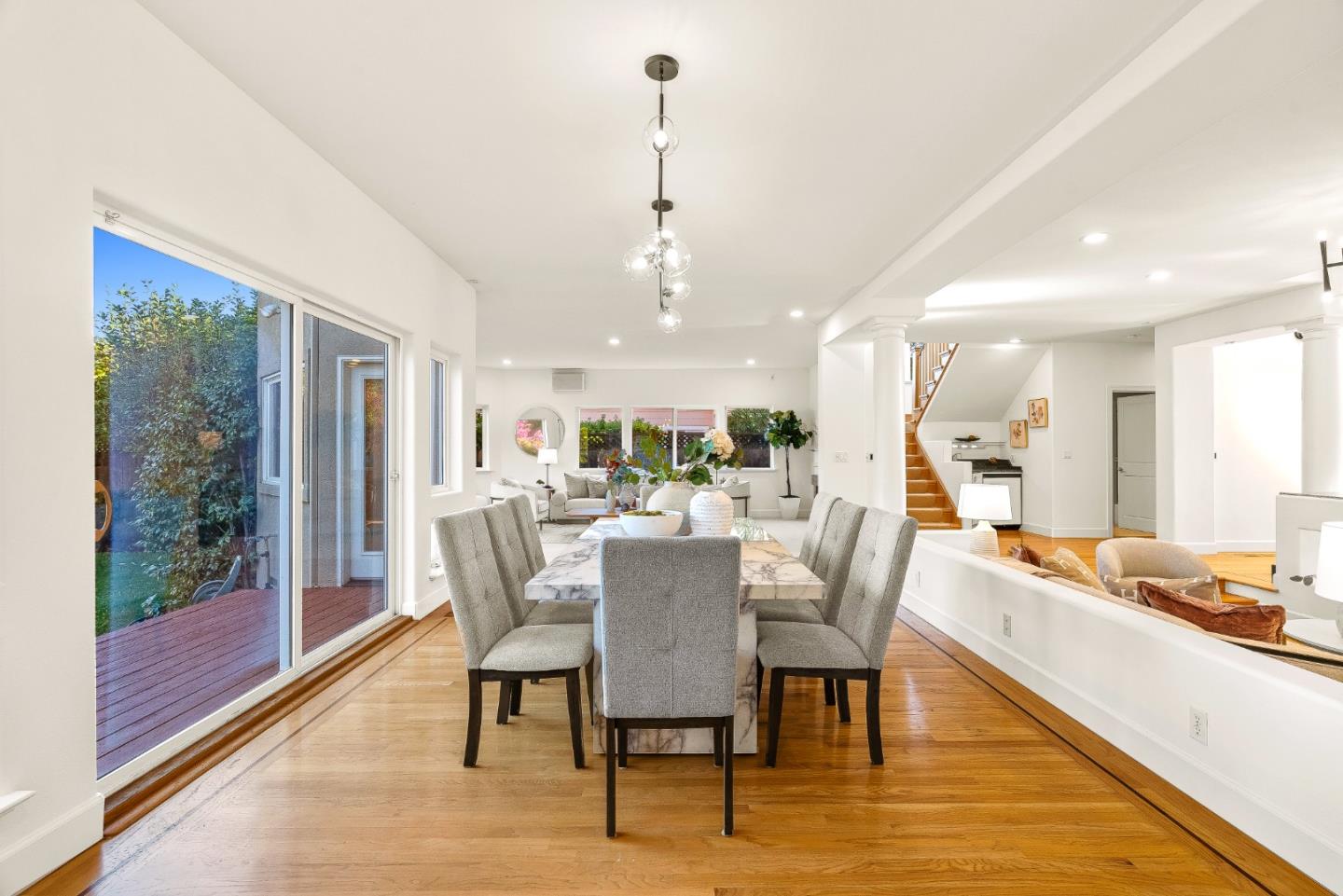 Detail Gallery Image 17 of 81 For 325 E Oakwood Blvd, Redwood City,  CA 94061 - 4 Beds | 3/1 Baths