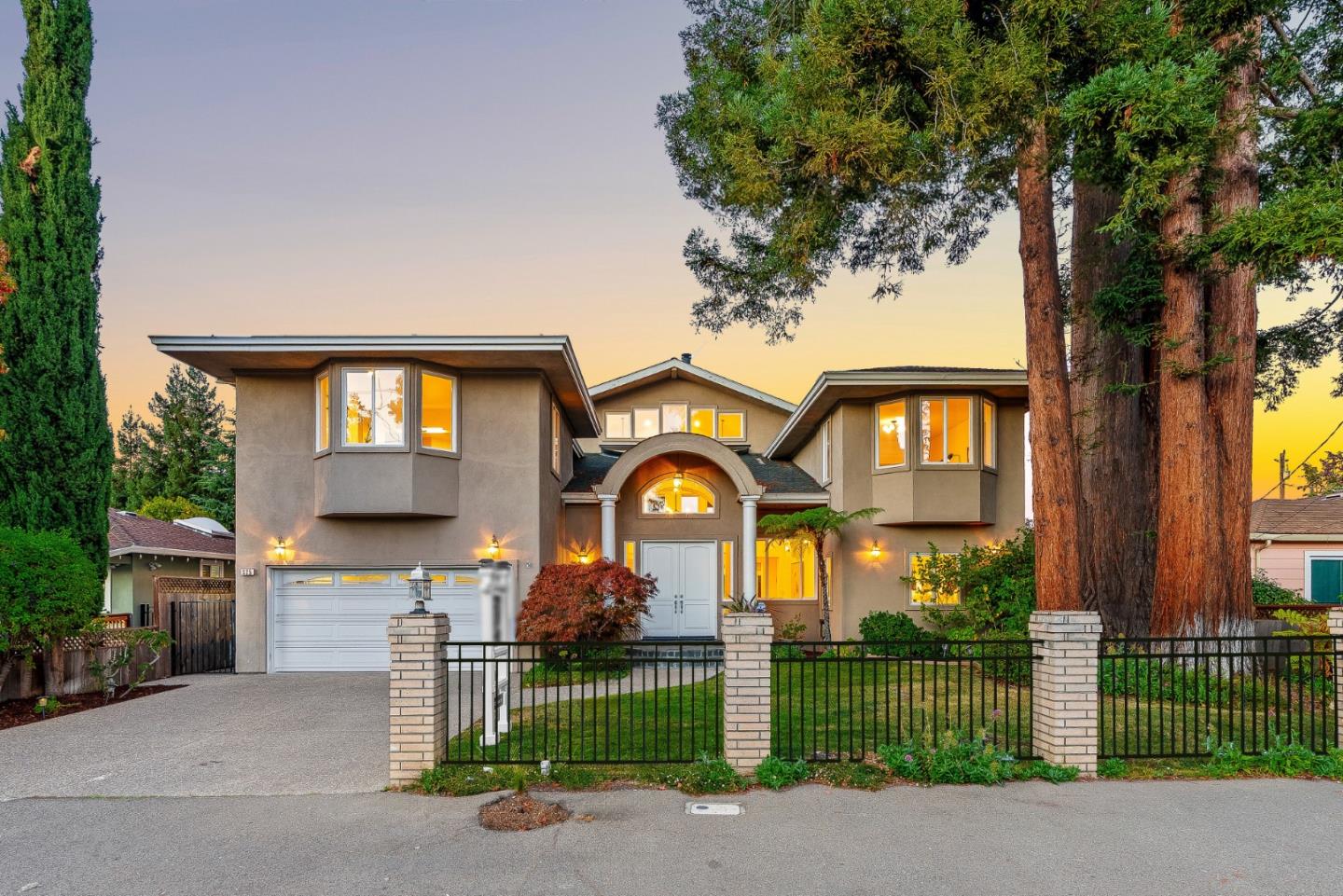 Detail Gallery Image 2 of 81 For 325 E Oakwood Blvd, Redwood City,  CA 94061 - 4 Beds | 3/1 Baths