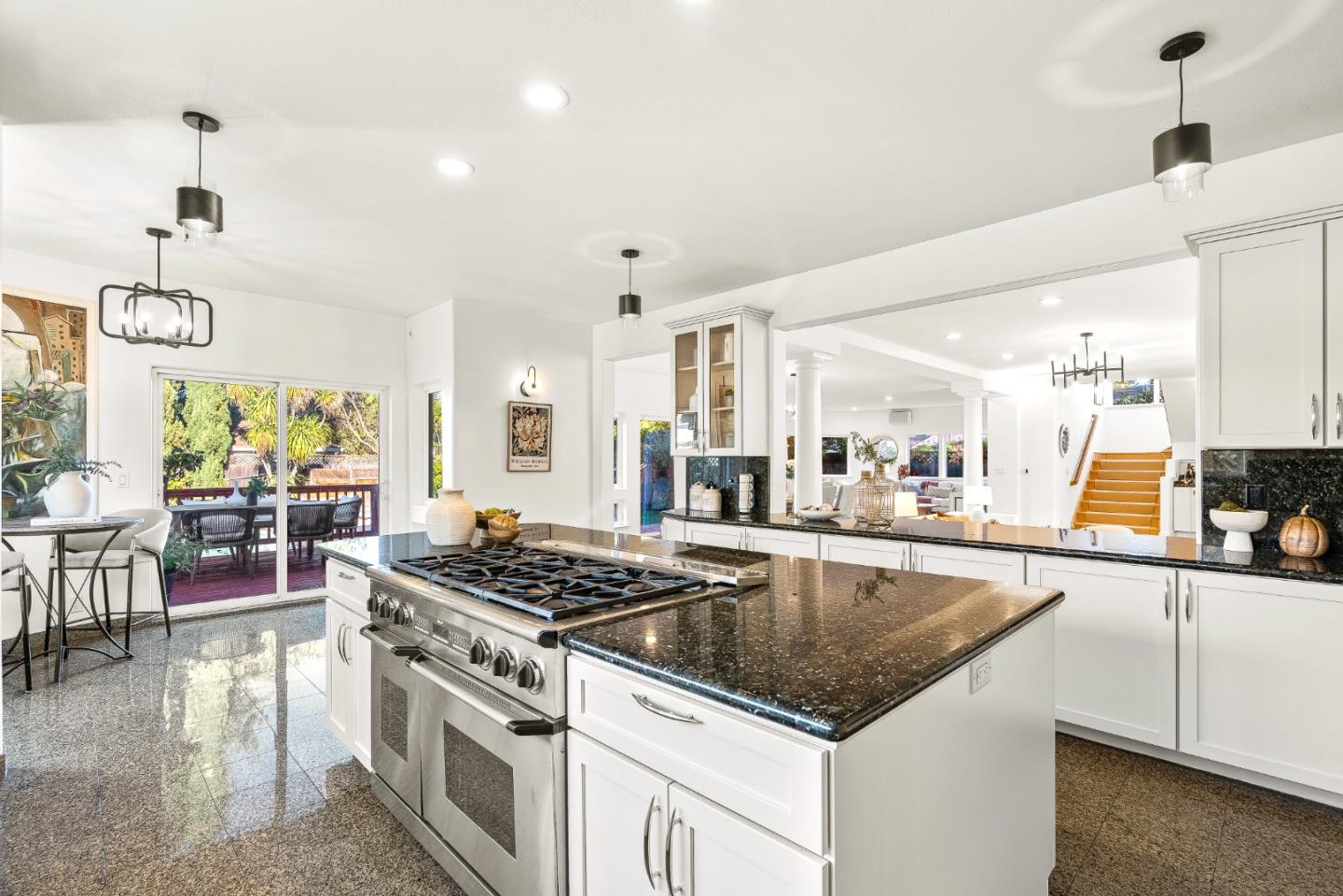 Detail Gallery Image 22 of 81 For 325 E Oakwood Blvd, Redwood City,  CA 94061 - 4 Beds | 3/1 Baths