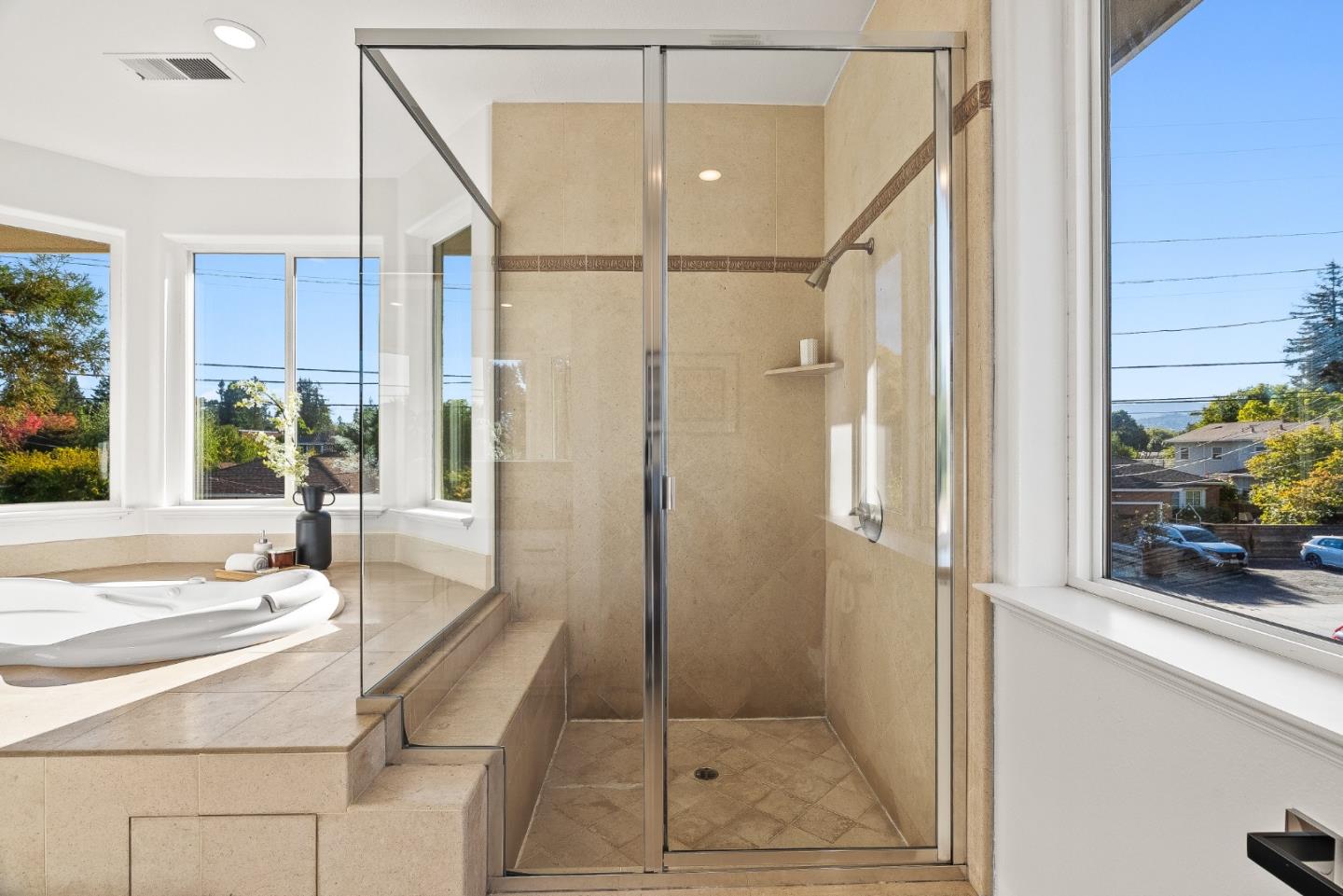 Detail Gallery Image 36 of 81 For 325 E Oakwood Blvd, Redwood City,  CA 94061 - 4 Beds | 3/1 Baths