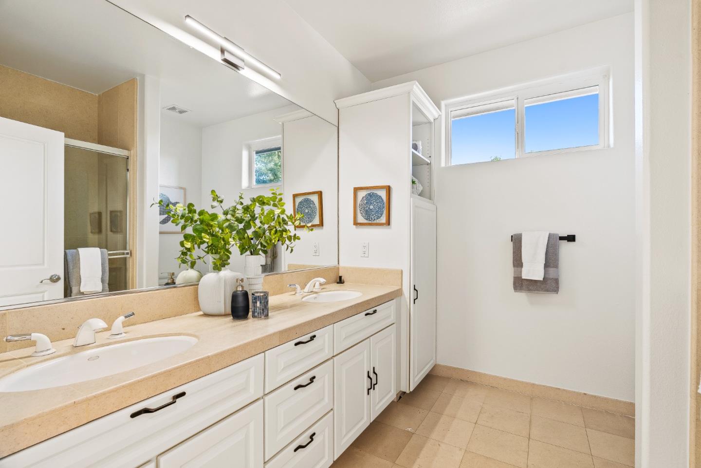 Detail Gallery Image 43 of 81 For 325 E Oakwood Blvd, Redwood City,  CA 94061 - 4 Beds | 3/1 Baths