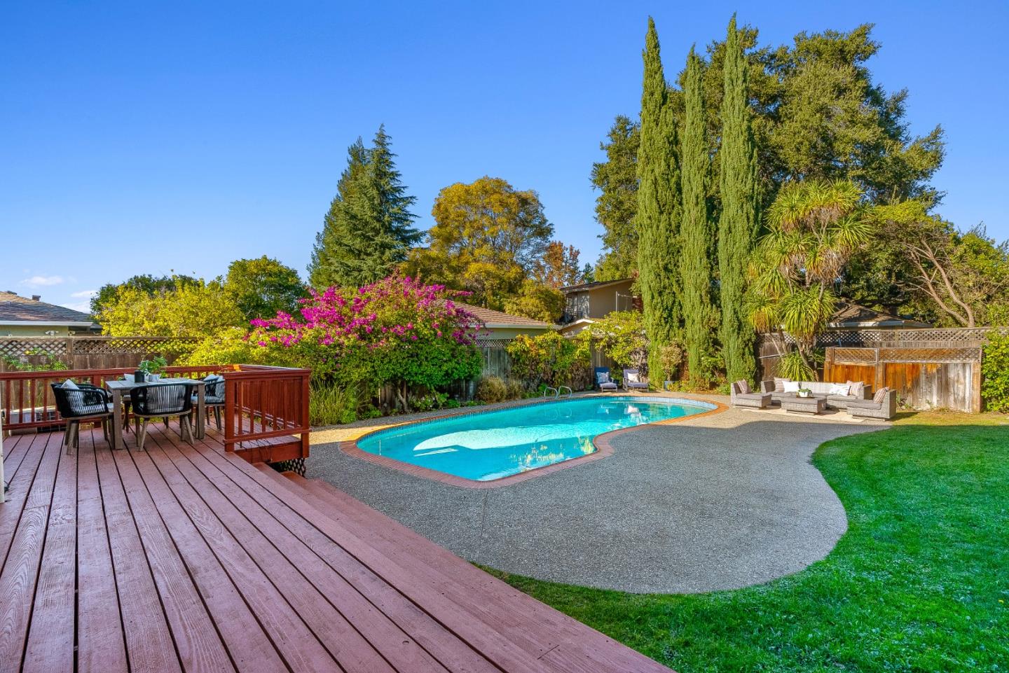 Detail Gallery Image 53 of 81 For 325 E Oakwood Blvd, Redwood City,  CA 94061 - 4 Beds | 3/1 Baths