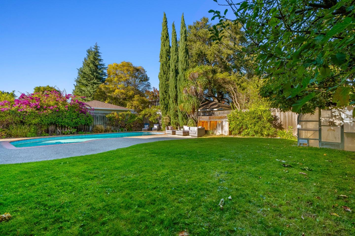 Detail Gallery Image 54 of 81 For 325 E Oakwood Blvd, Redwood City,  CA 94061 - 4 Beds | 3/1 Baths