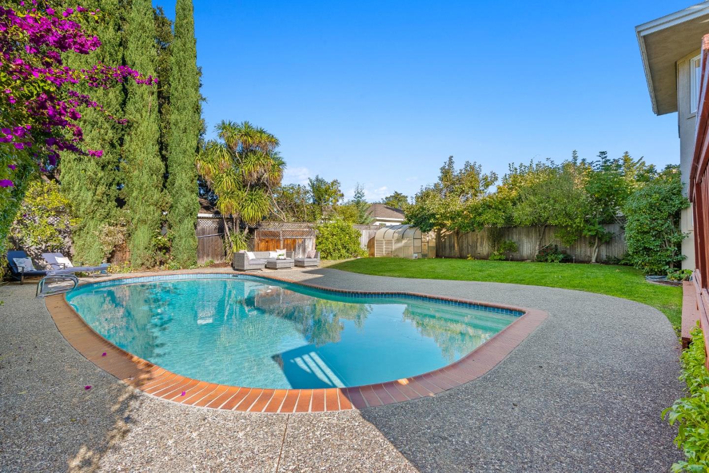 Detail Gallery Image 59 of 81 For 325 E Oakwood Blvd, Redwood City,  CA 94061 - 4 Beds | 3/1 Baths