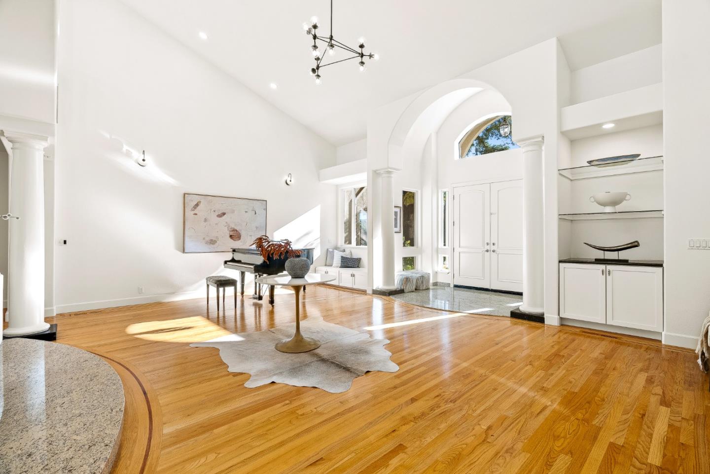 Detail Gallery Image 7 of 81 For 325 E Oakwood Blvd, Redwood City,  CA 94061 - 4 Beds | 3/1 Baths