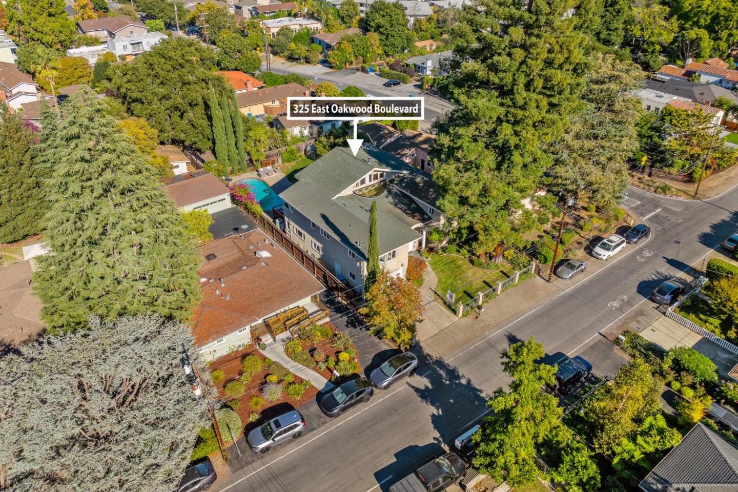 Detail Gallery Image 71 of 81 For 325 E Oakwood Blvd, Redwood City,  CA 94061 - 4 Beds | 3/1 Baths