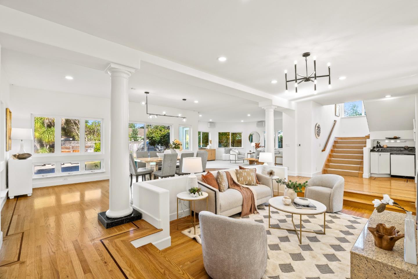 Detail Gallery Image 8 of 81 For 325 E Oakwood Blvd, Redwood City,  CA 94061 - 4 Beds | 3/1 Baths