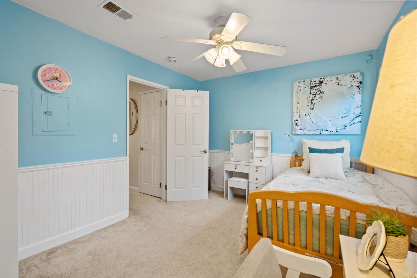 Detail Gallery Image 14 of 21 For 663 Concord Pl, Pleasanton,  CA 94566 - 2 Beds | 1/1 Baths