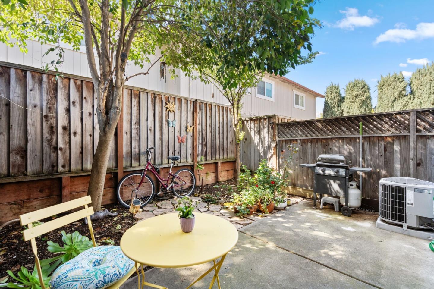 Detail Gallery Image 19 of 21 For 663 Concord Pl, Pleasanton,  CA 94566 - 2 Beds | 1/1 Baths