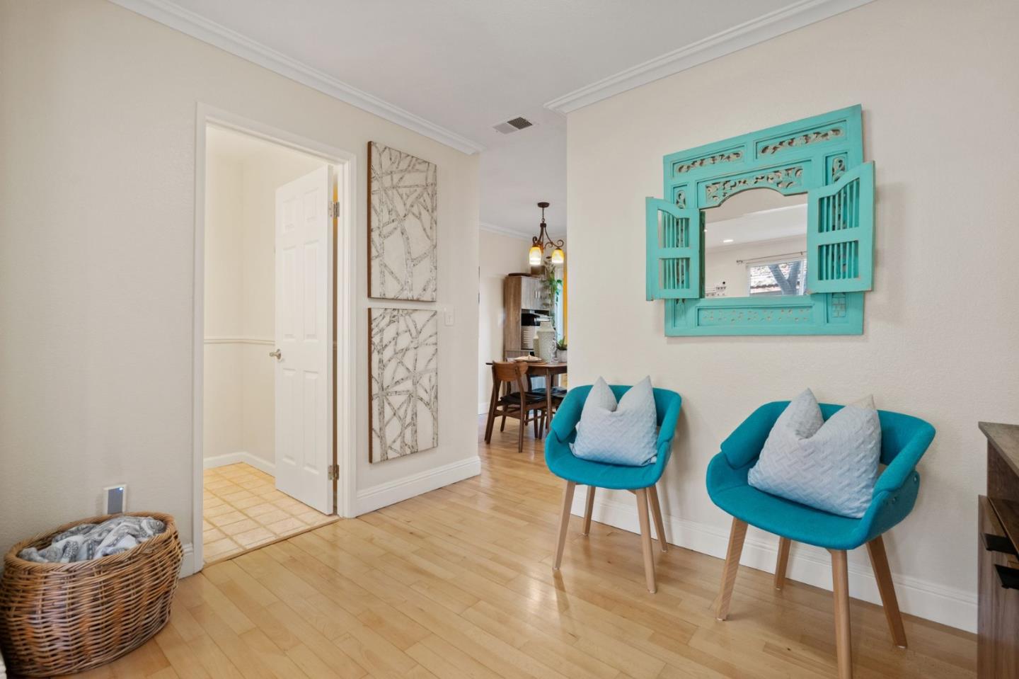 Detail Gallery Image 3 of 21 For 663 Concord Pl, Pleasanton,  CA 94566 - 2 Beds | 1/1 Baths