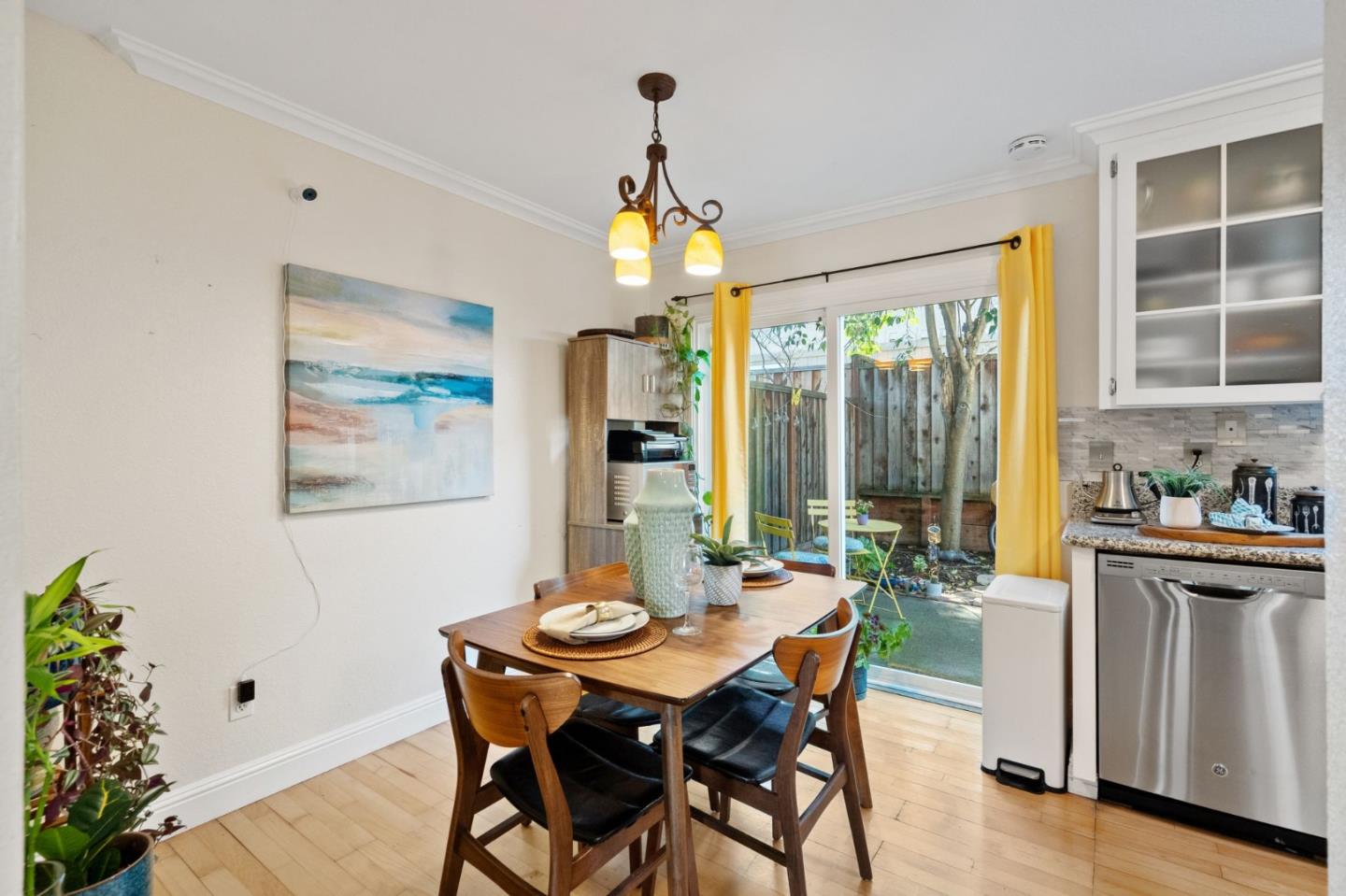 Detail Gallery Image 7 of 21 For 663 Concord Pl, Pleasanton,  CA 94566 - 2 Beds | 1/1 Baths