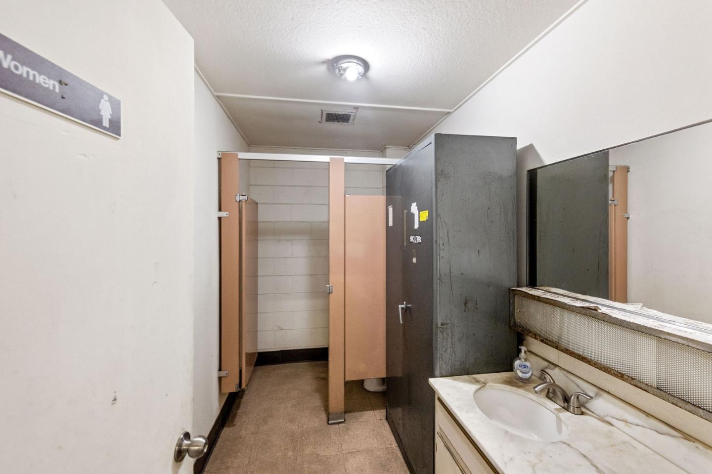 Detail Gallery Image 29 of 36 For 1139 Airport Blvd, South San Francisco,  CA 94080 - – Beds | – Baths