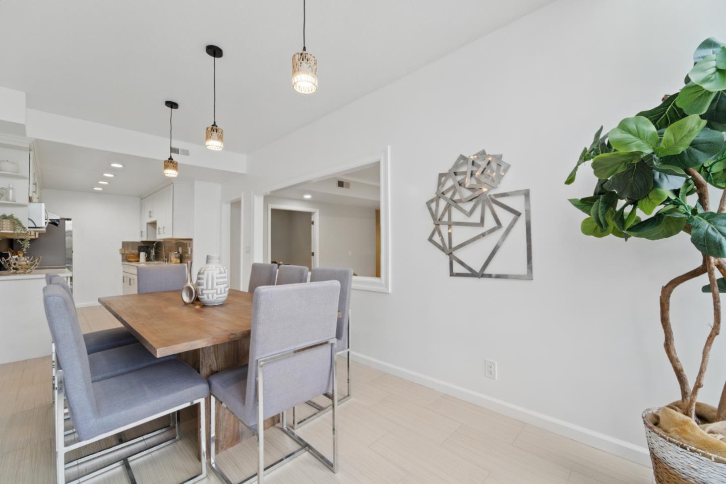Detail Gallery Image 11 of 36 For 425 N El Camino Real #107,  San Mateo,  CA 94401 - 2 Beds | 2 Baths