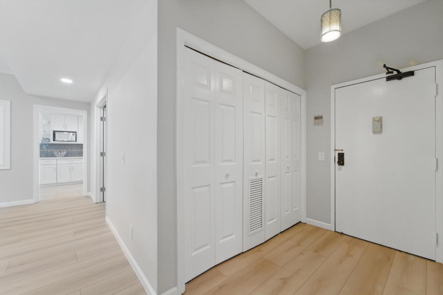 Detail Gallery Image 20 of 36 For 425 N El Camino Real #107,  San Mateo,  CA 94401 - 2 Beds | 2 Baths