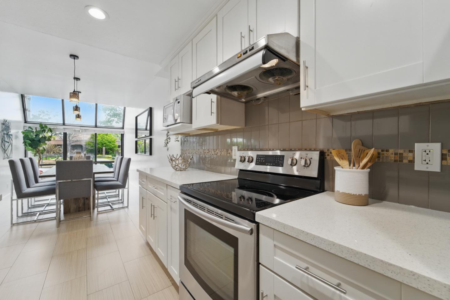 Detail Gallery Image 7 of 36 For 425 N El Camino Real #107,  San Mateo,  CA 94401 - 2 Beds | 2 Baths