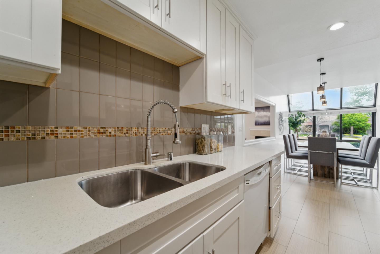 Detail Gallery Image 8 of 36 For 425 N El Camino Real #107,  San Mateo,  CA 94401 - 2 Beds | 2 Baths