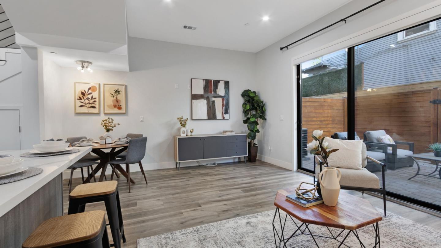 Detail Gallery Image 11 of 50 For 737 S 2nd St #2,  San Jose,  CA 95112 - 3 Beds | 3 Baths