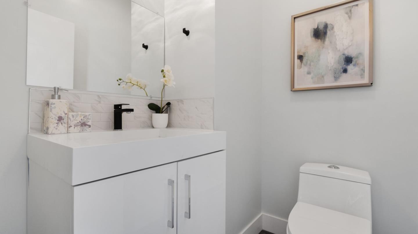 Detail Gallery Image 13 of 50 For 737 S 2nd St #2,  San Jose,  CA 95112 - 3 Beds | 3 Baths
