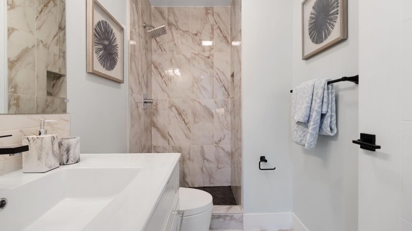 Detail Gallery Image 17 of 50 For 737 S 2nd St #2,  San Jose,  CA 95112 - 3 Beds | 3 Baths