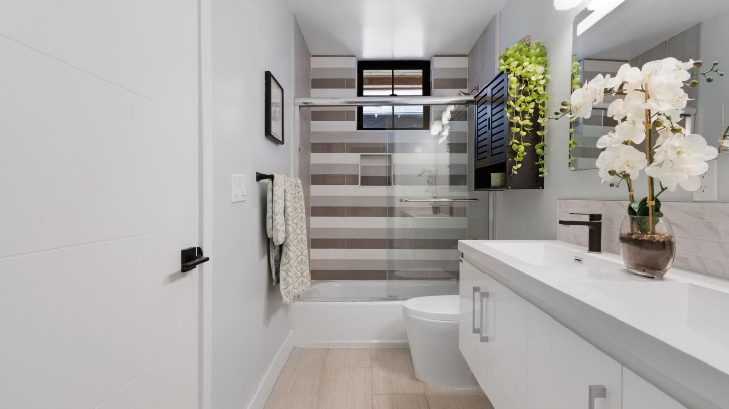 Detail Gallery Image 22 of 50 For 737 S 2nd St #2,  San Jose,  CA 95112 - 3 Beds | 3 Baths