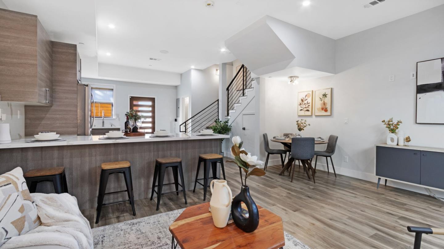 Detail Gallery Image 3 of 50 For 737 S 2nd St #2,  San Jose,  CA 95112 - 3 Beds | 3 Baths
