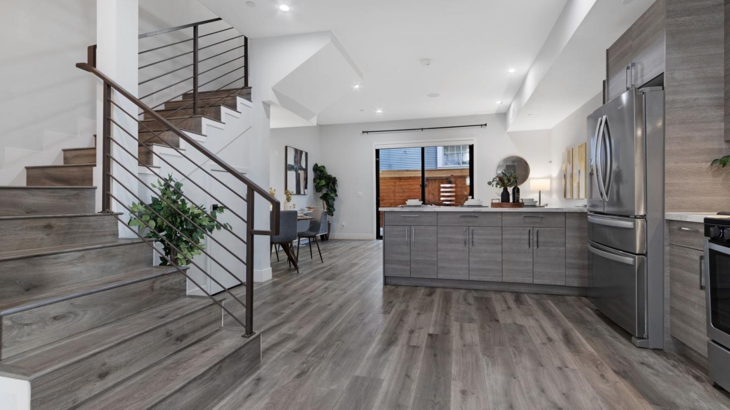 Detail Gallery Image 4 of 50 For 737 S 2nd St #2,  San Jose,  CA 95112 - 3 Beds | 3 Baths