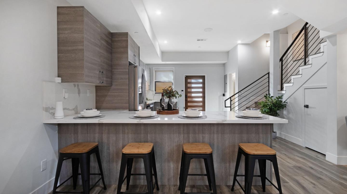 Detail Gallery Image 6 of 50 For 737 S 2nd St #2,  San Jose,  CA 95112 - 3 Beds | 3 Baths