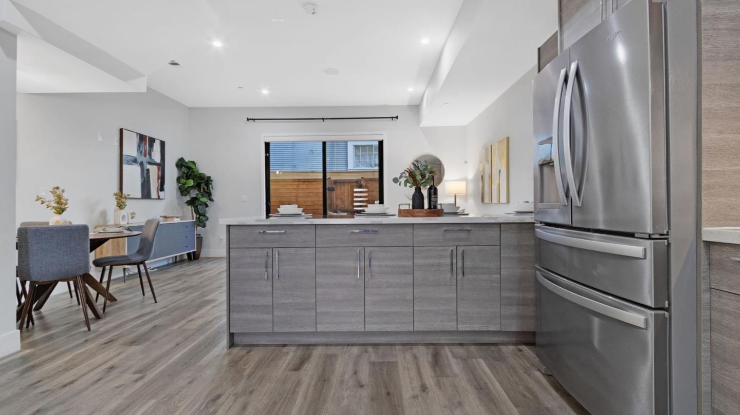 Detail Gallery Image 8 of 50 For 737 S 2nd St #2,  San Jose,  CA 95112 - 3 Beds | 3 Baths