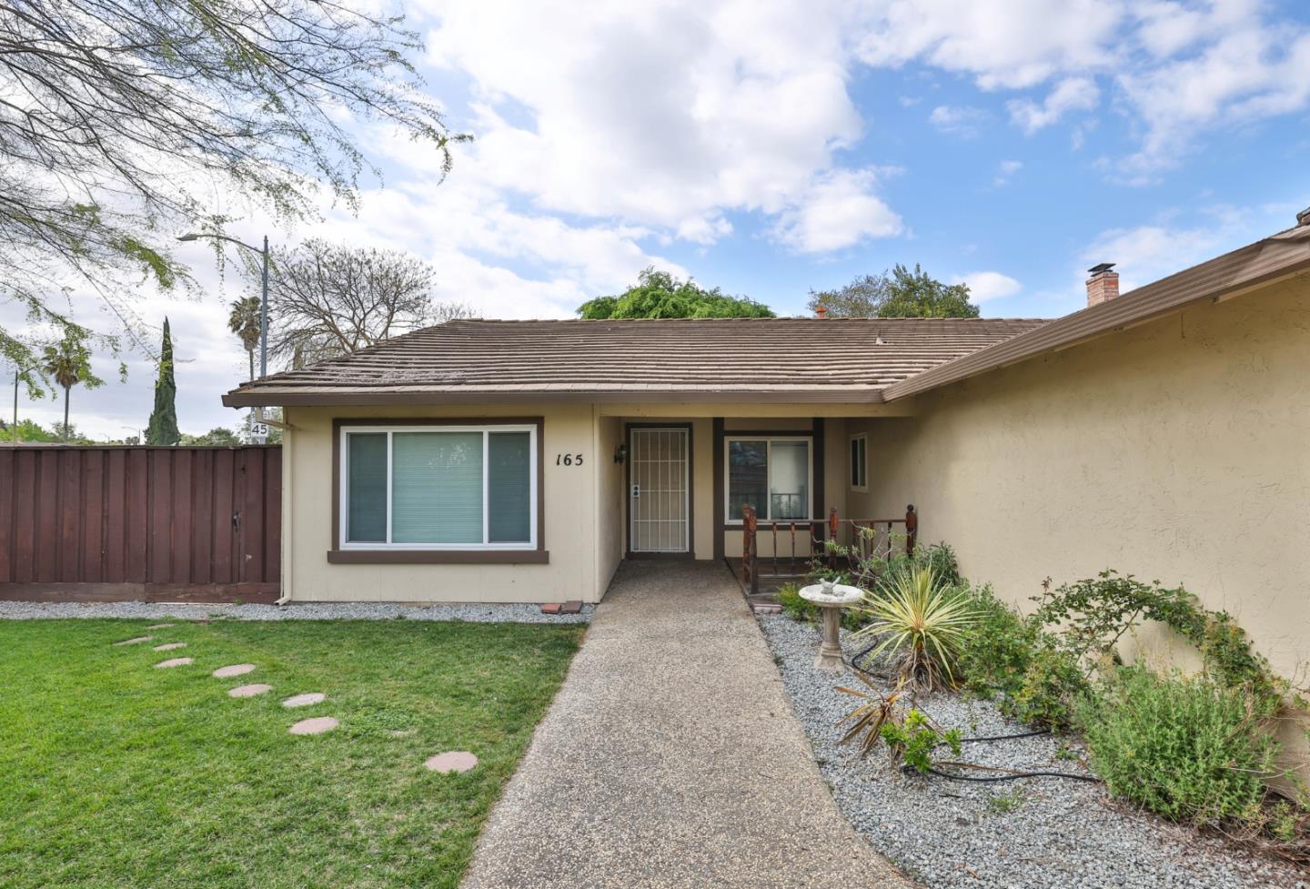 Detail Gallery Image 3 of 26 For 165 Cheltenham Way, San Jose,  CA 95139 - 4 Beds | 2 Baths