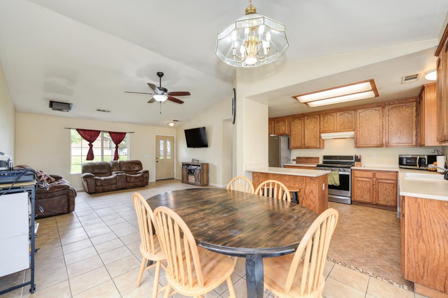 Detail Gallery Image 10 of 37 For 2412 Quiver Dr, Ione,  CA 95640 - 3 Beds | 2 Baths