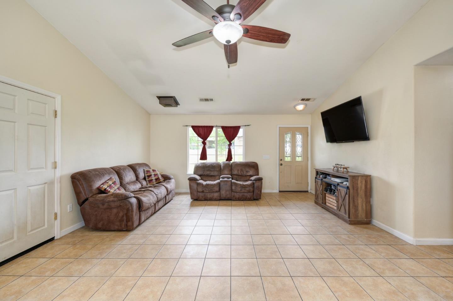Detail Gallery Image 7 of 37 For 2412 Quiver Dr, Ione,  CA 95640 - 3 Beds | 2 Baths