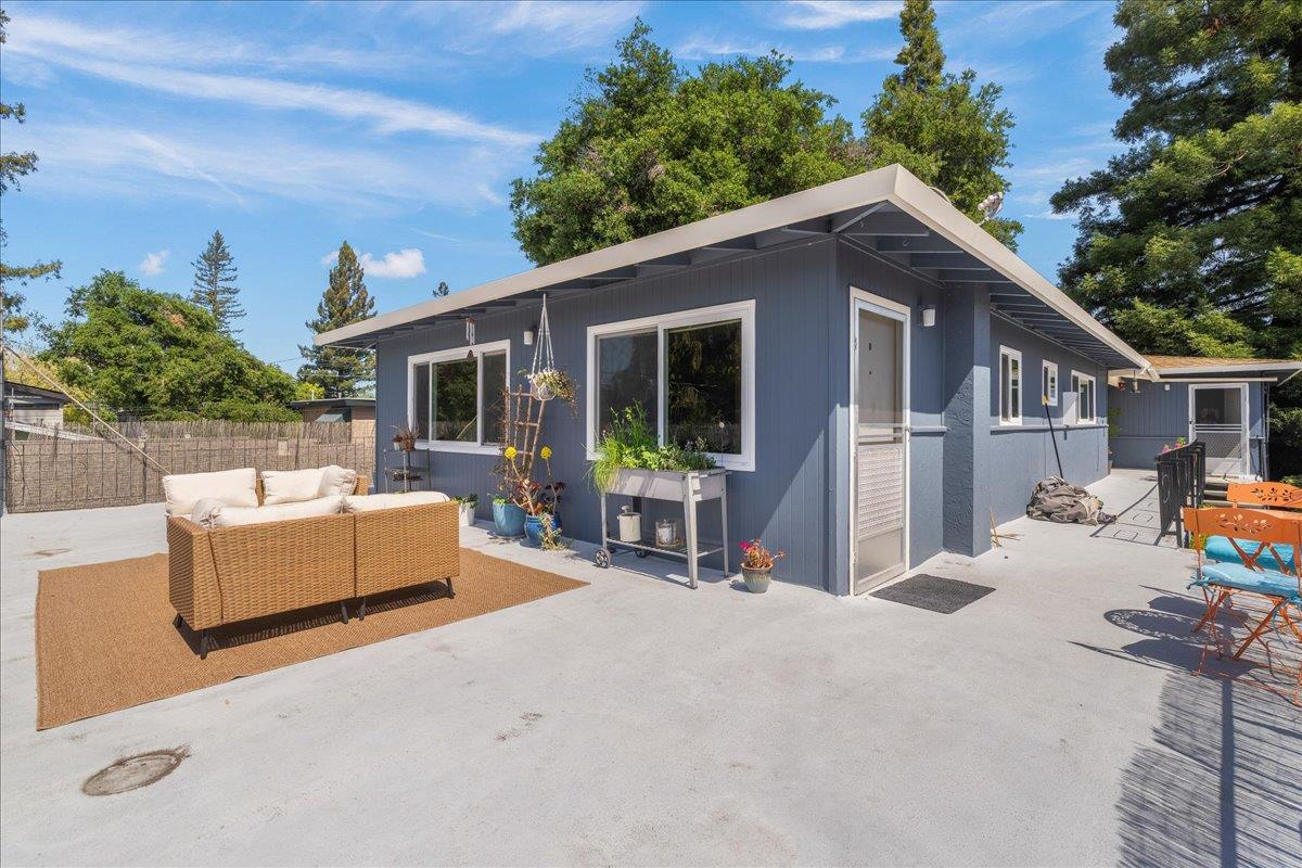 Detail Gallery Image 23 of 41 For 933 Florence Ln, Menlo Park,  CA 94025 - – Beds | – Baths
