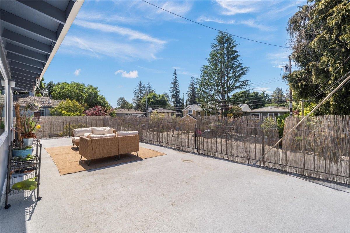 Detail Gallery Image 24 of 41 For 933 Florence Ln, Menlo Park,  CA 94025 - – Beds | – Baths