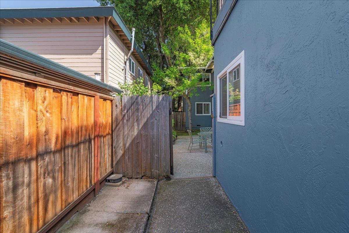 Detail Gallery Image 25 of 41 For 933 Florence Ln, Menlo Park,  CA 94025 - – Beds | – Baths