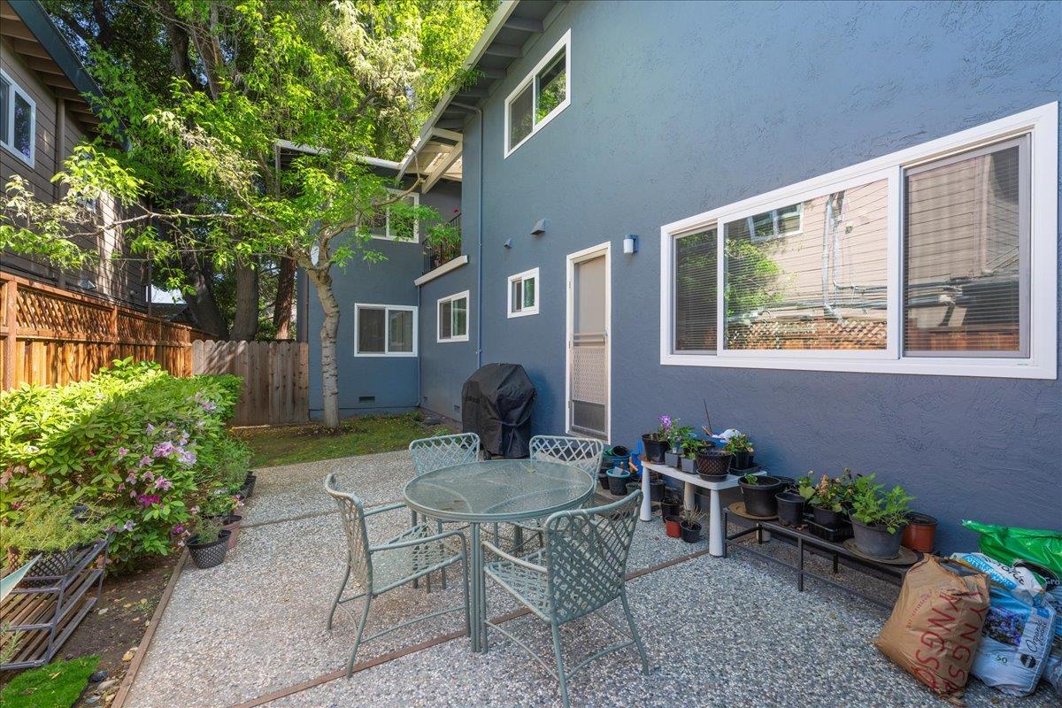 Detail Gallery Image 26 of 41 For 933 Florence Ln, Menlo Park,  CA 94025 - – Beds | – Baths