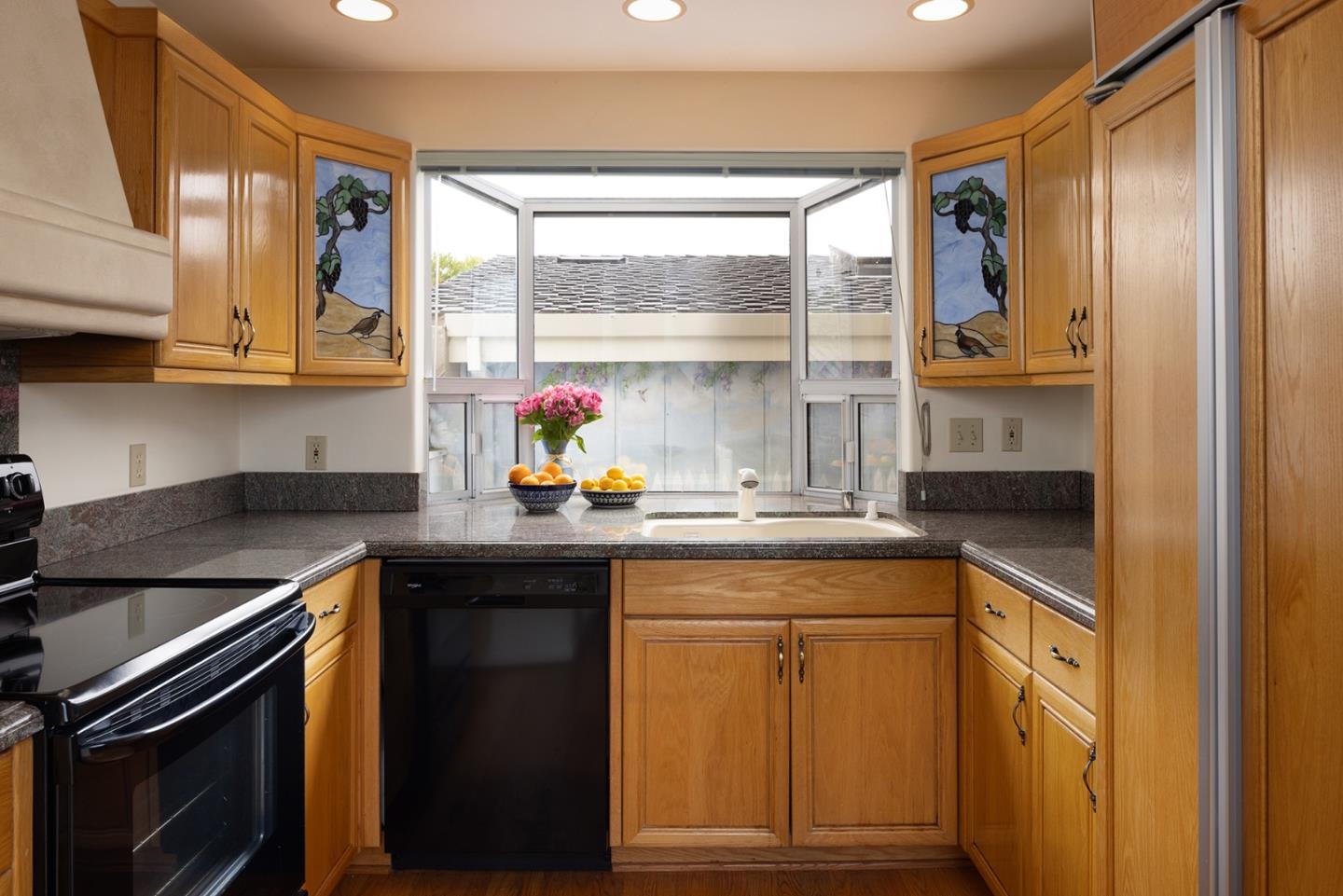 Detail Gallery Image 10 of 27 For 3850 Rio Rd #35,  Carmel,  CA 93923 - 2 Beds | 2/1 Baths