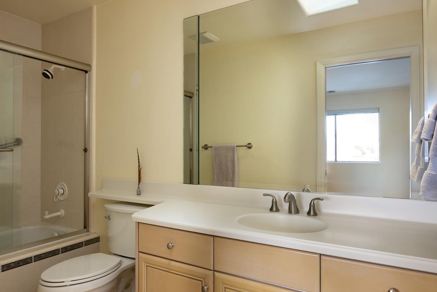 Detail Gallery Image 13 of 27 For 3850 Rio Rd #35,  Carmel,  CA 93923 - 2 Beds | 2/1 Baths
