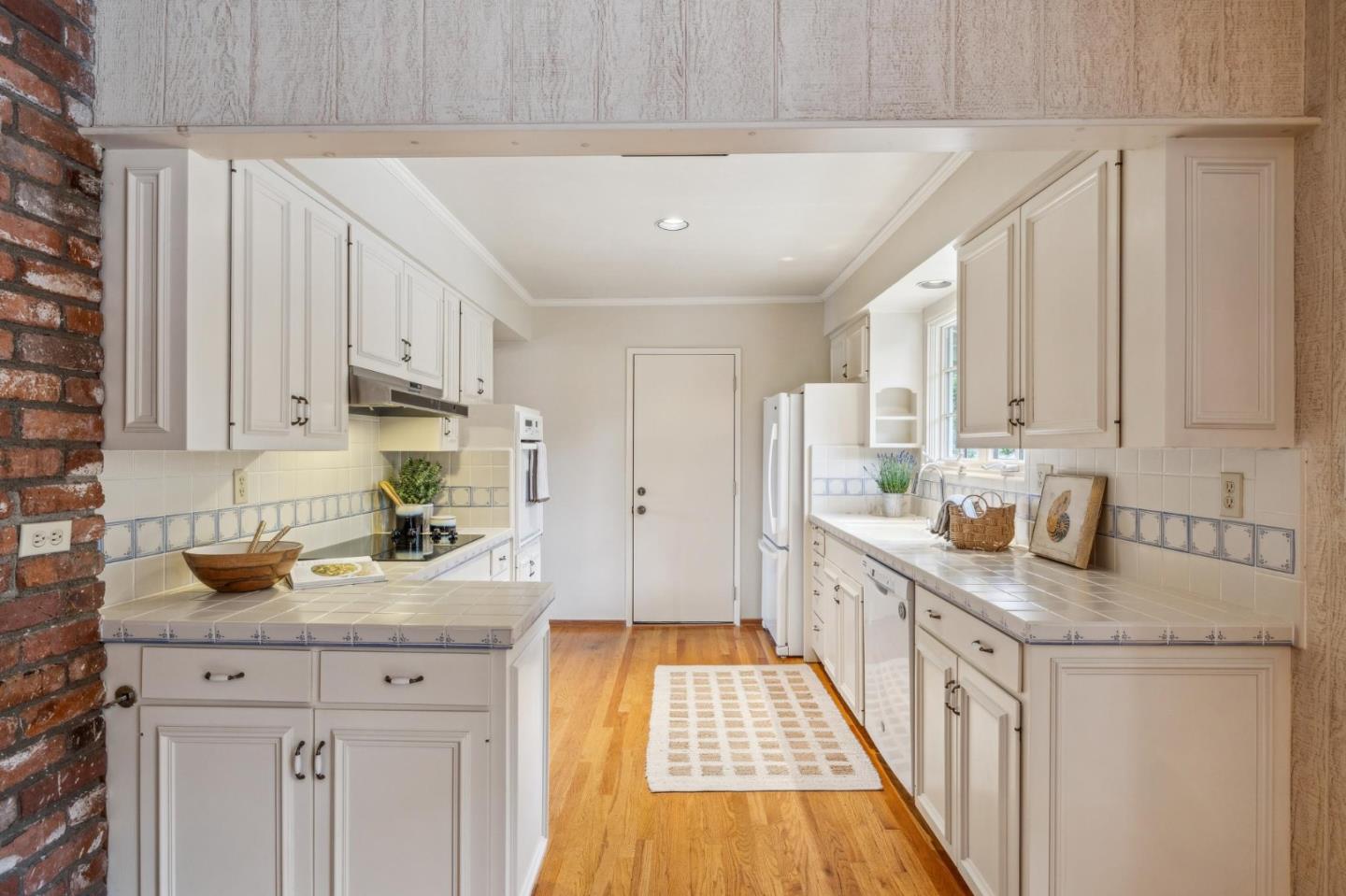 Detail Gallery Image 10 of 39 For 2 Se Pine Ridge Way, Carmel,  CA 93921 - 4 Beds | 3/1 Baths