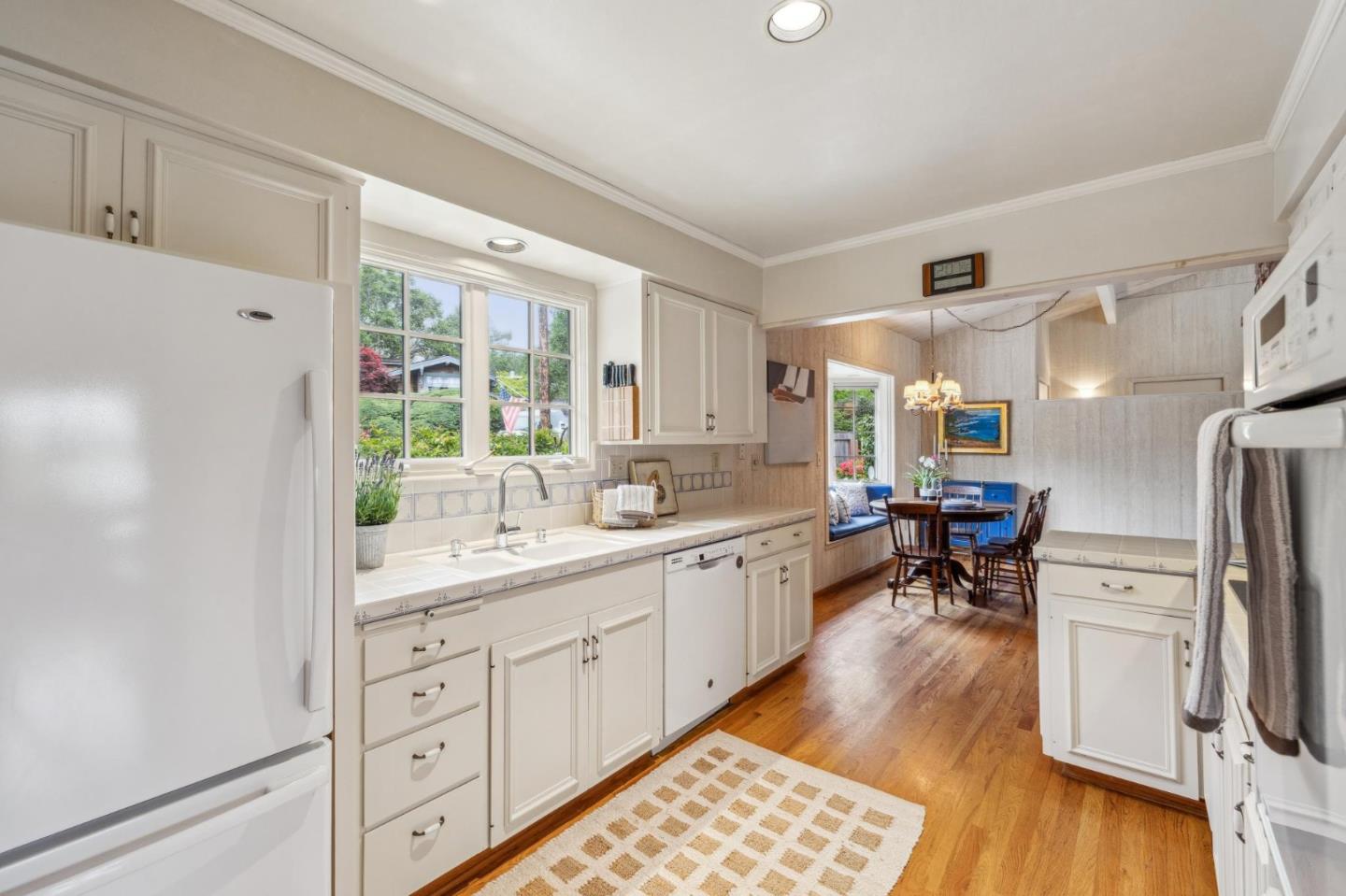 Detail Gallery Image 11 of 39 For 2 Se Pine Ridge Way, Carmel,  CA 93921 - 4 Beds | 3/1 Baths
