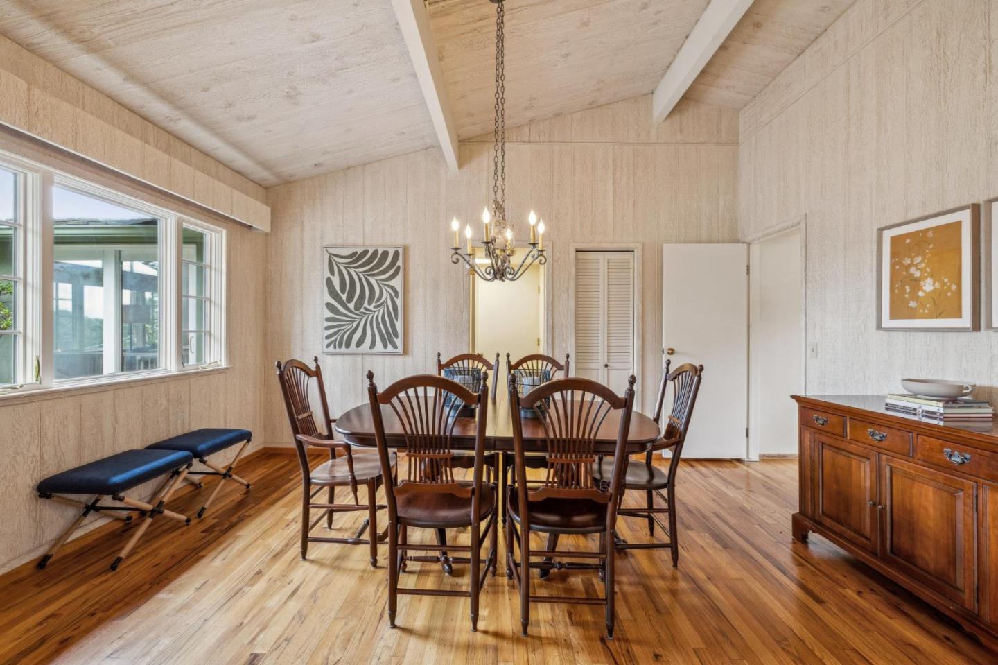 Detail Gallery Image 12 of 39 For 2 Se Pine Ridge Way, Carmel,  CA 93921 - 4 Beds | 3/1 Baths