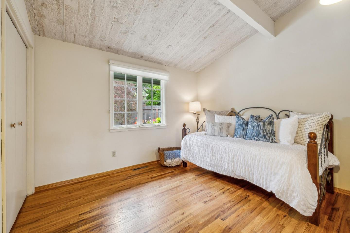 Detail Gallery Image 18 of 39 For 2 Se Pine Ridge Way, Carmel,  CA 93921 - 4 Beds | 3/1 Baths